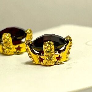 K18 Garnet Stud Earrings.